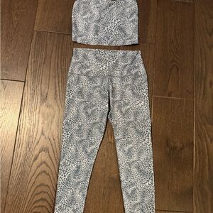 Women's Bluish Gray Leopard Print Two-Piece Workout Set